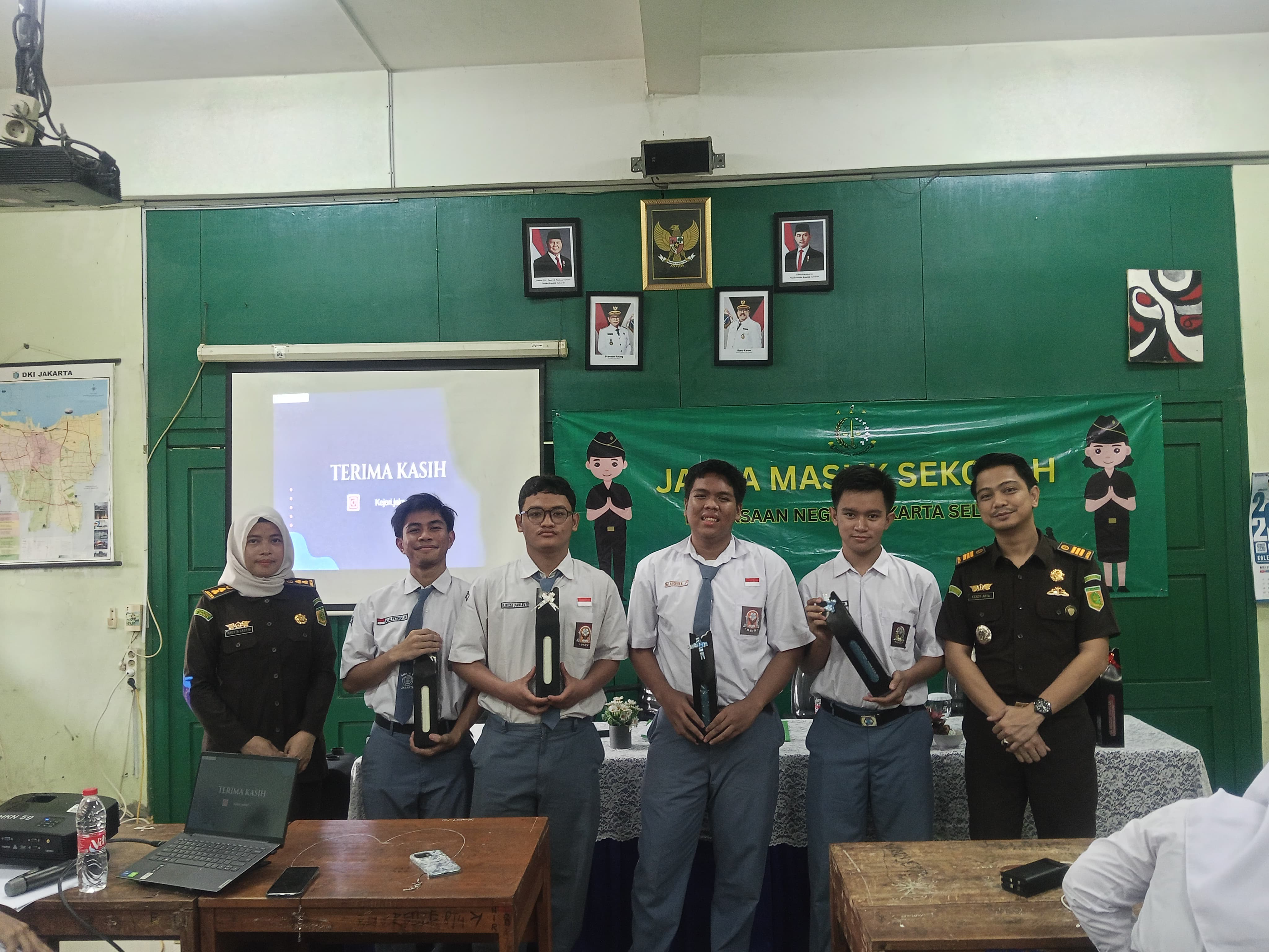 Gedung Sekolah SMA CAKRAWALA